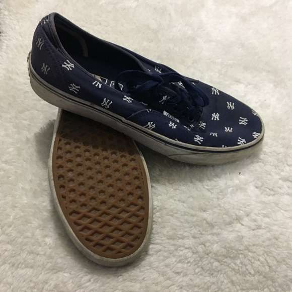 Mens New York Yankees Vans - Picture 4 of 8